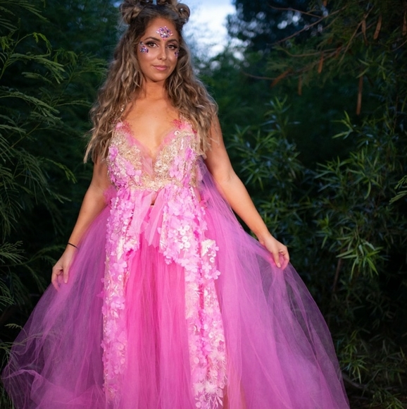 PARKER Pink & Gold Lehenga Wedding Ballgown Set - Picture 4 of 7